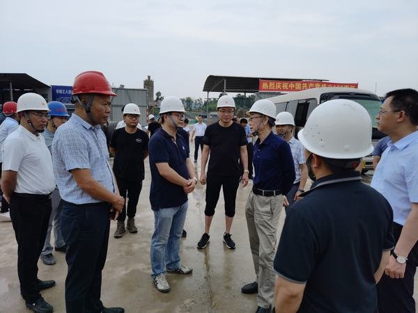 水利廳副廳長(zhǎng)李勇藺視察土地灘水庫樞紐工程
